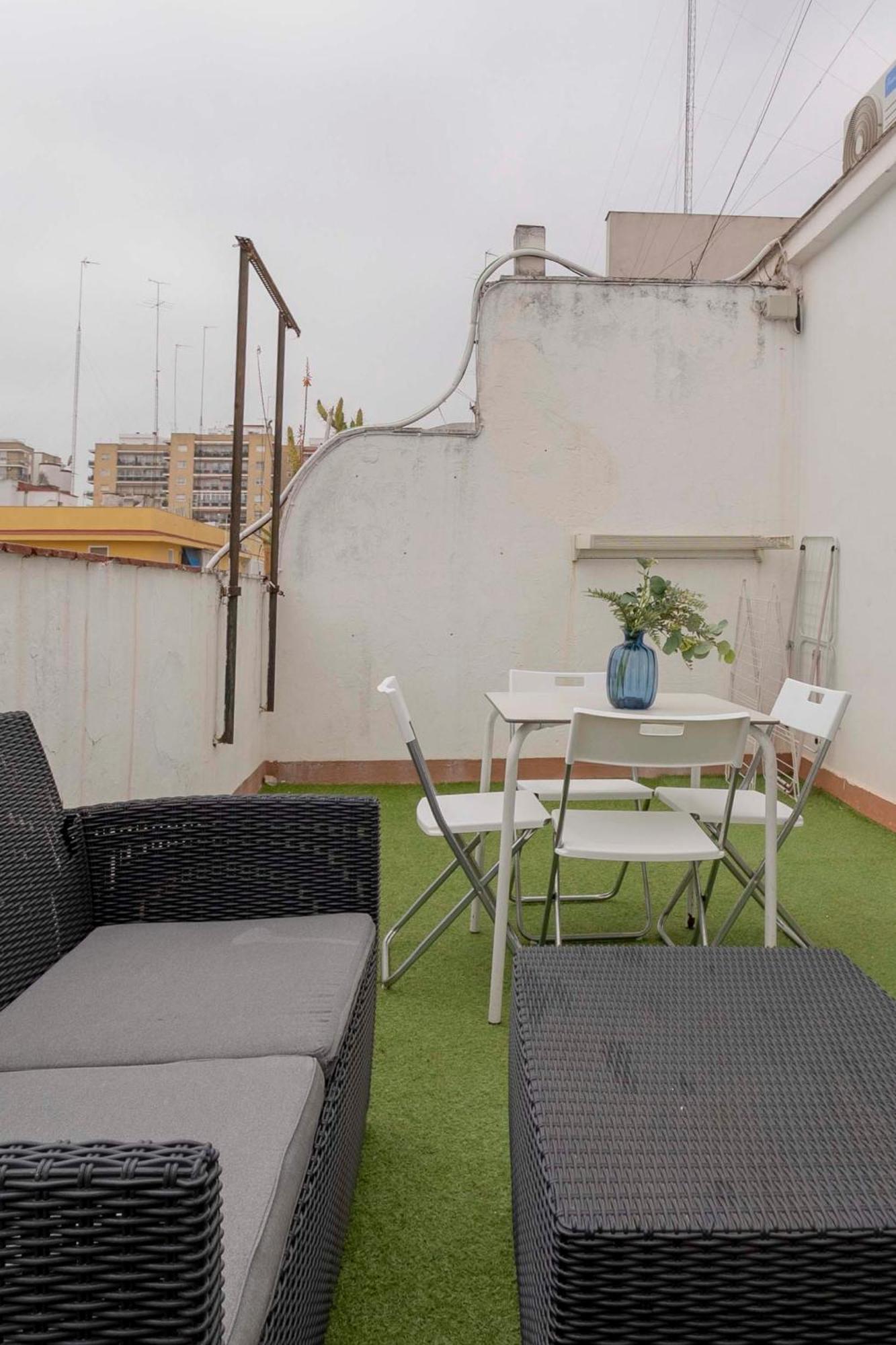Apartamentos Los Remedios Sevilla Exterior foto