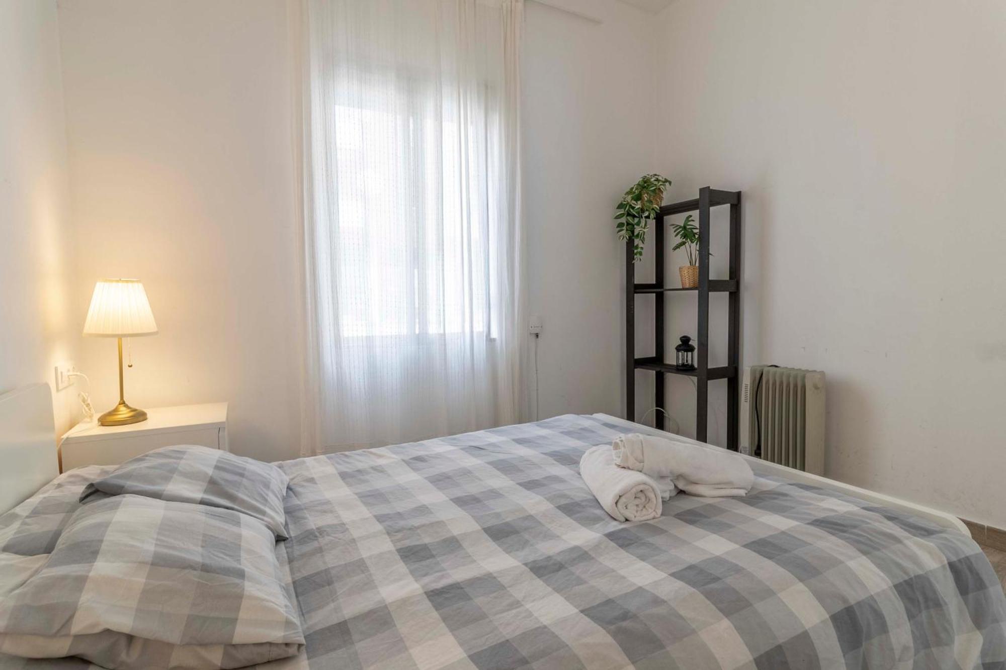 Apartamentos Los Remedios Sevilla Exterior foto
