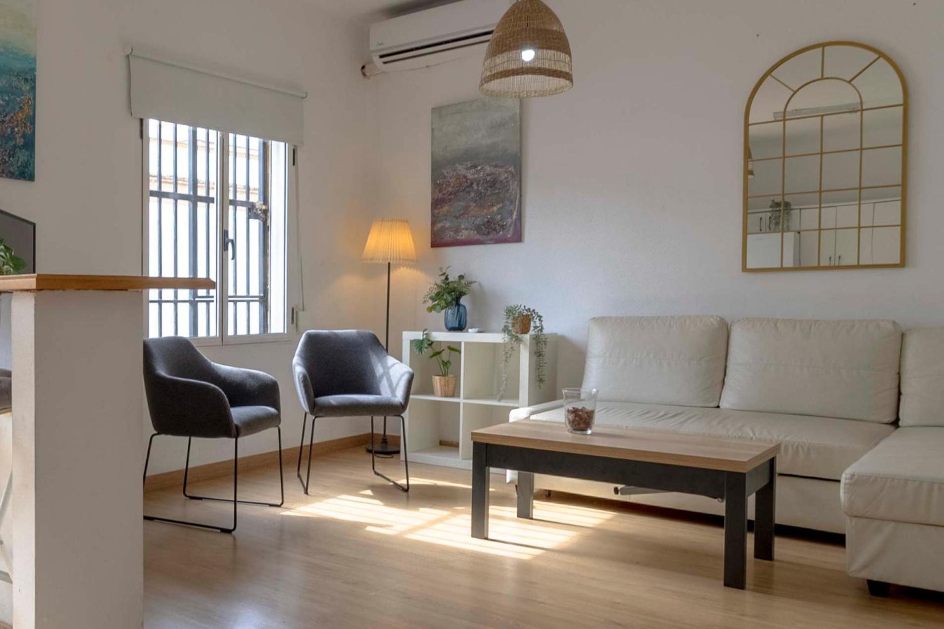 Apartamentos Los Remedios Sevilla Exterior foto