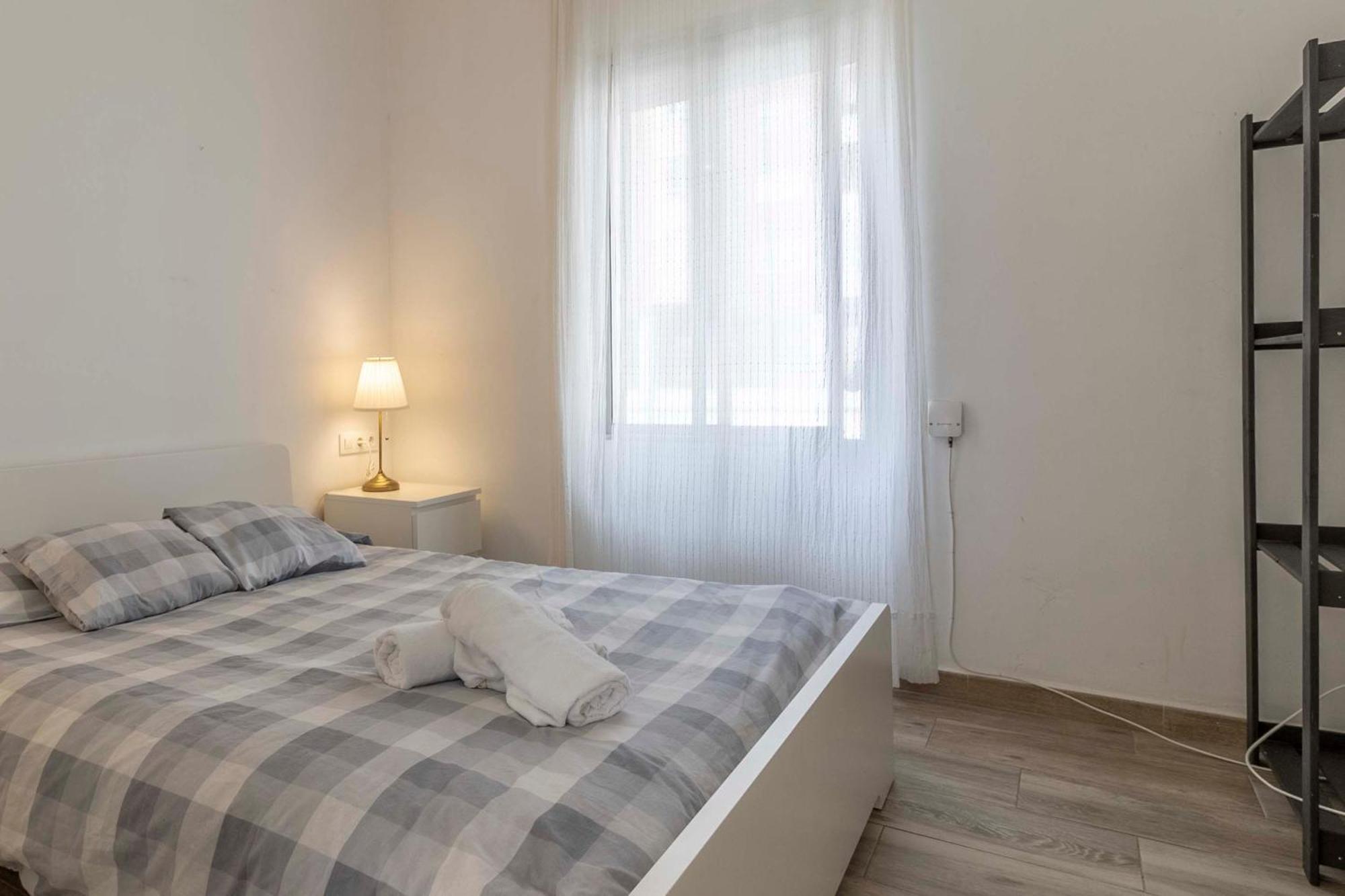 Apartamentos Los Remedios Sevilla Exterior foto