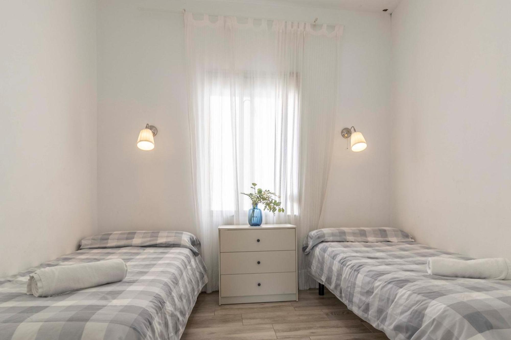 Apartamentos Los Remedios Sevilla Exterior foto